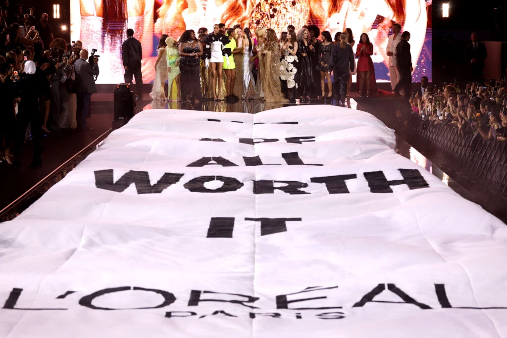 Luisana Lopilato en el desfile de la marca de la cual es embajadora, en Paris