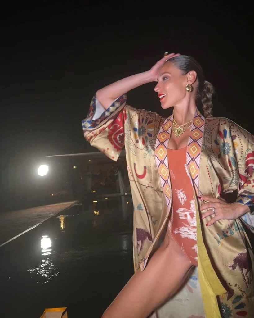 Pampita mostró las ondas del verano en México