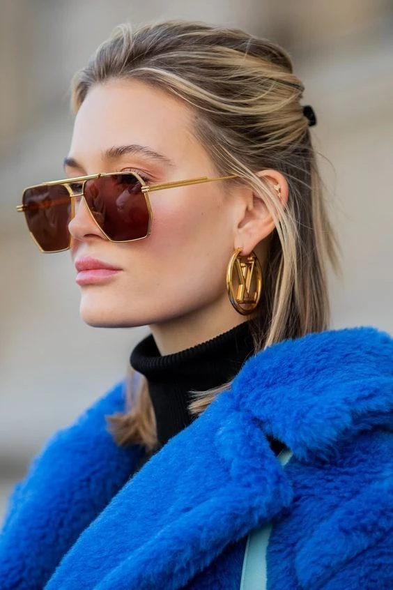 deas fáciles para salir de casa bien peinada y sin frizz medio recogido pulcro