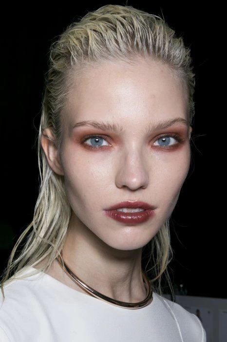 Alerta tendencia el delineado grunge será el favorito de las más osadas (y es súper fácil de hacer)