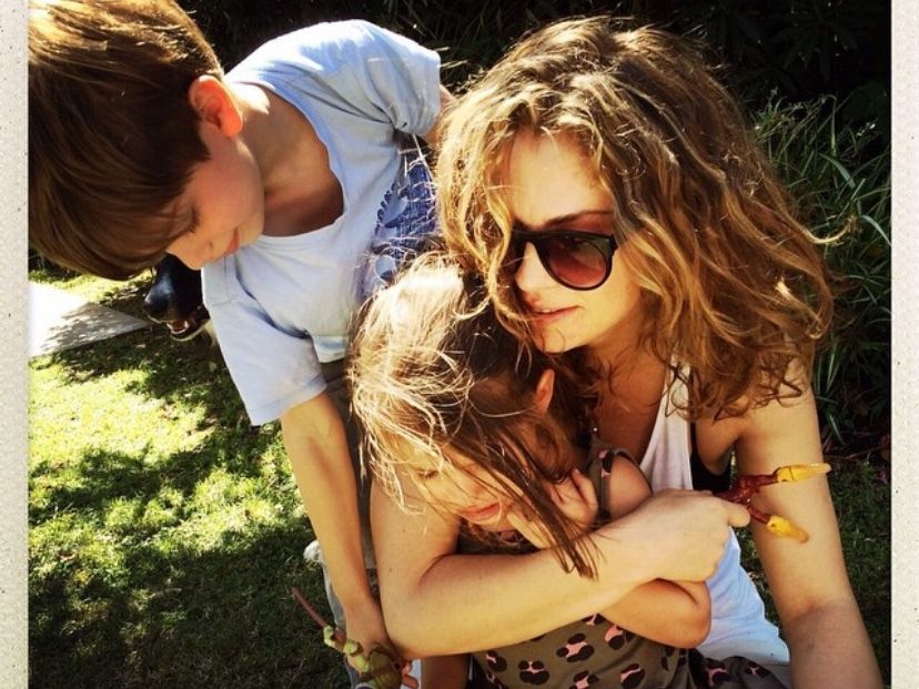 Así están Lázaro y Libertad, los hijos de Dolores Fonzi y Gael García Bernal