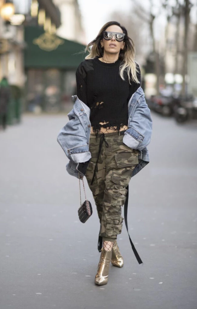 Así se usa el estampado camuflado esta primavera 2023. Foto: Pintrerest.