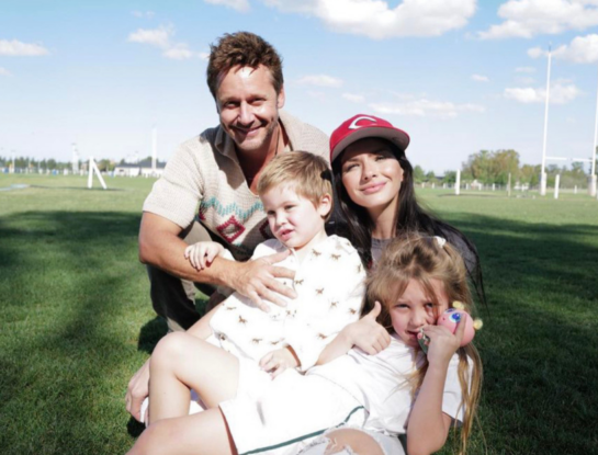 Buena onda con sus ex: ahora la China Suárez se muestra con Benjamin Vicuña para un evento escolar