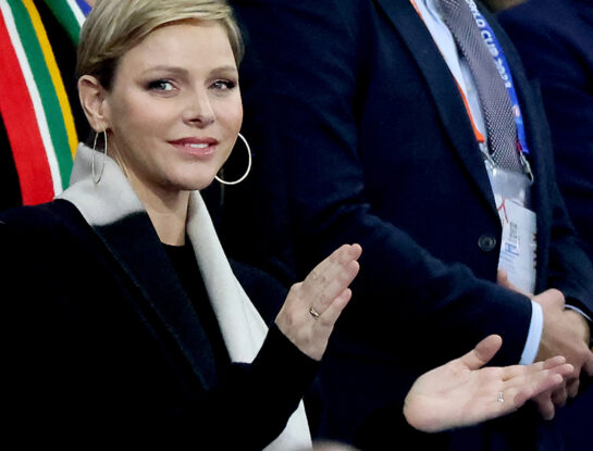 Charlene de Mónaco con jeans ajustados: así reapareció públicamente al lado del príncipe Alberto