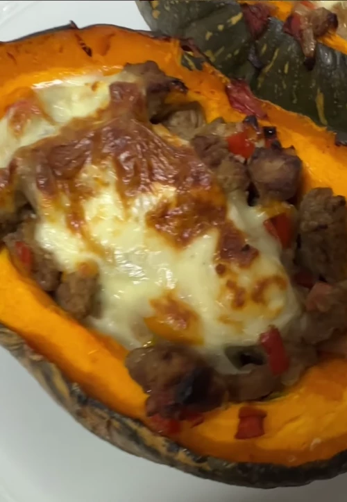 Zapallo cabutia rellena con carne y verduras
