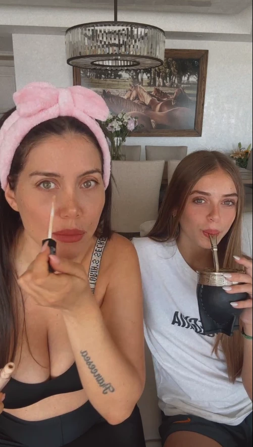 Wanda Nara compartió un vivo con Julieta Fillol, la novia de su hijo