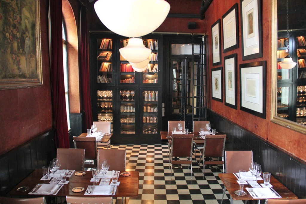 La casa del personaje que interpreta Luis Brandoni en la serie "Nada": es un restaurante de Francis Mallmann.