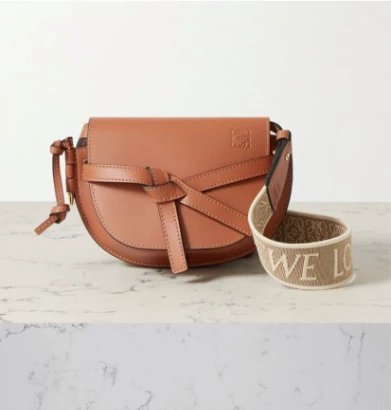 La cartera que llevó Juliana Awada a votar