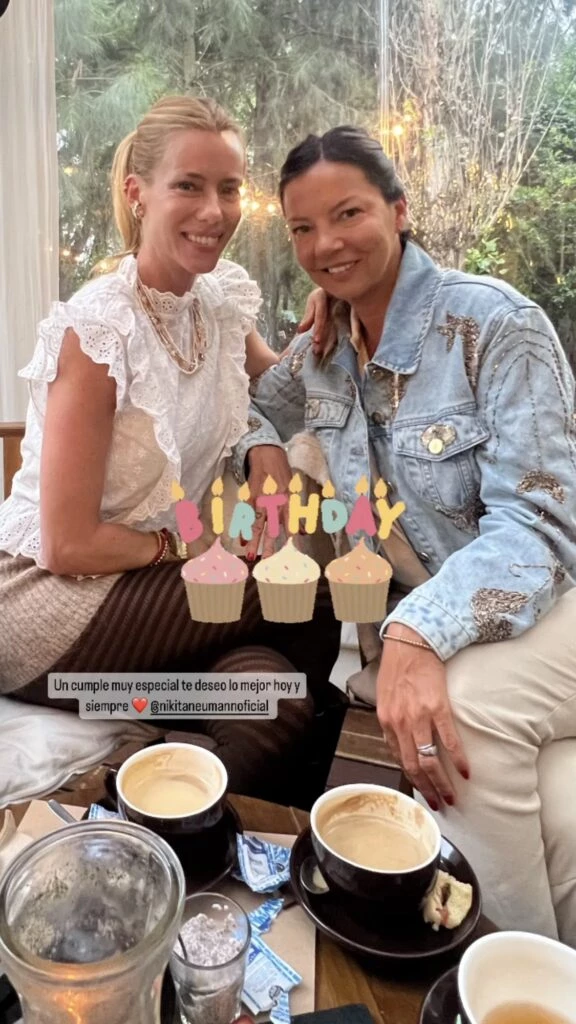 Mercedes Podesta, madrina de Indiana, y Nicole Neumann. Foto: Instagram.