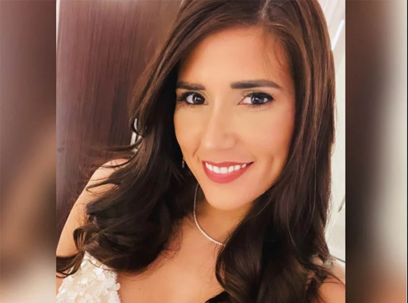 Mandinha Martínez, la mujer del Dibu Martínez, impactó en la red carpet del Balón de Oro con un glam look estilo Old Hollywood