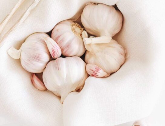 Feng Shui: dónde 'esconder' un ajo en casa para atraer el dinero