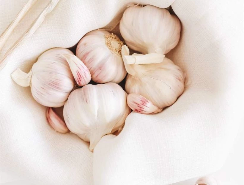 Feng Shui: dónde 'esconder' un ajo en casa para atraer el dinero