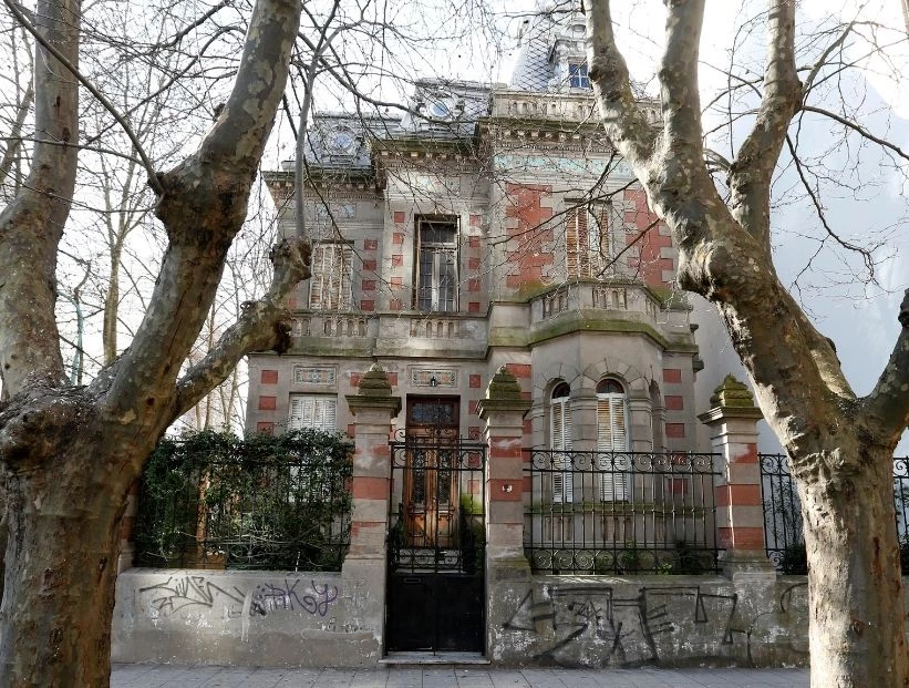 Historias de Cemento: Villa Fiorito, la misteriosa casa marplatense oculta en el barrio de La Perla