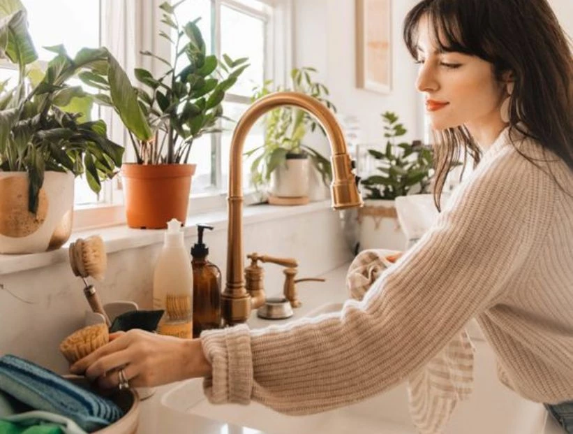 Trucos de limpieza: cómo eliminar los malos olores de la bacha con productos naturales