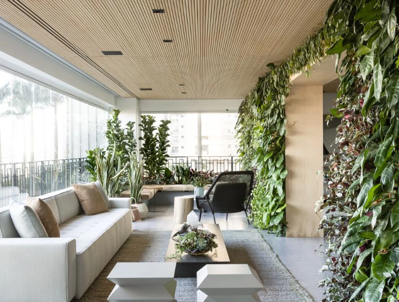 Un departamento cálido y natural que enamora con su diseño biofílico