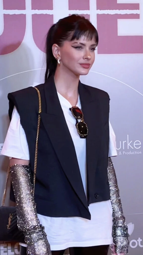 El look súper trendy de la China Suárez