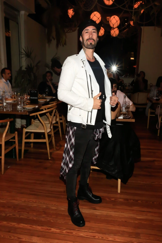 El muralista Maxi Bagnasco