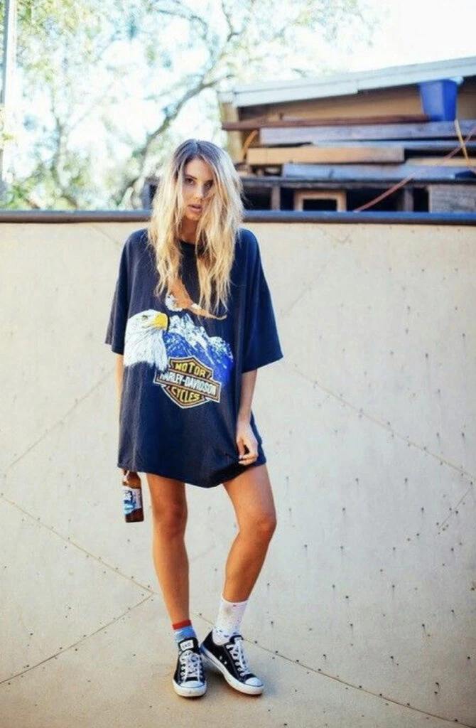 Estas son las remeras más cancheras de esta primavera 2023. Foto: Pinterest.