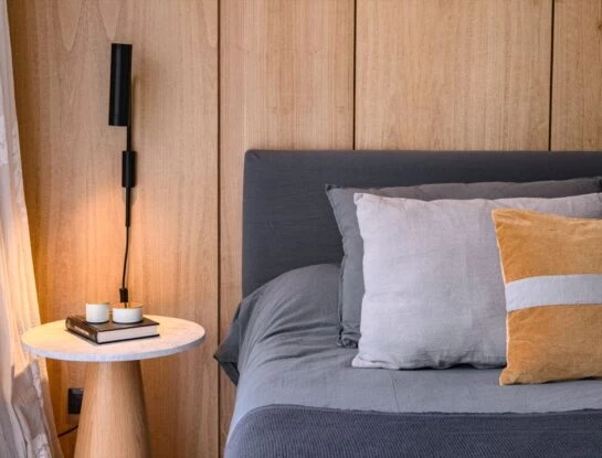 Mesas de luz: 7 diseños que transforman tu dormitorio