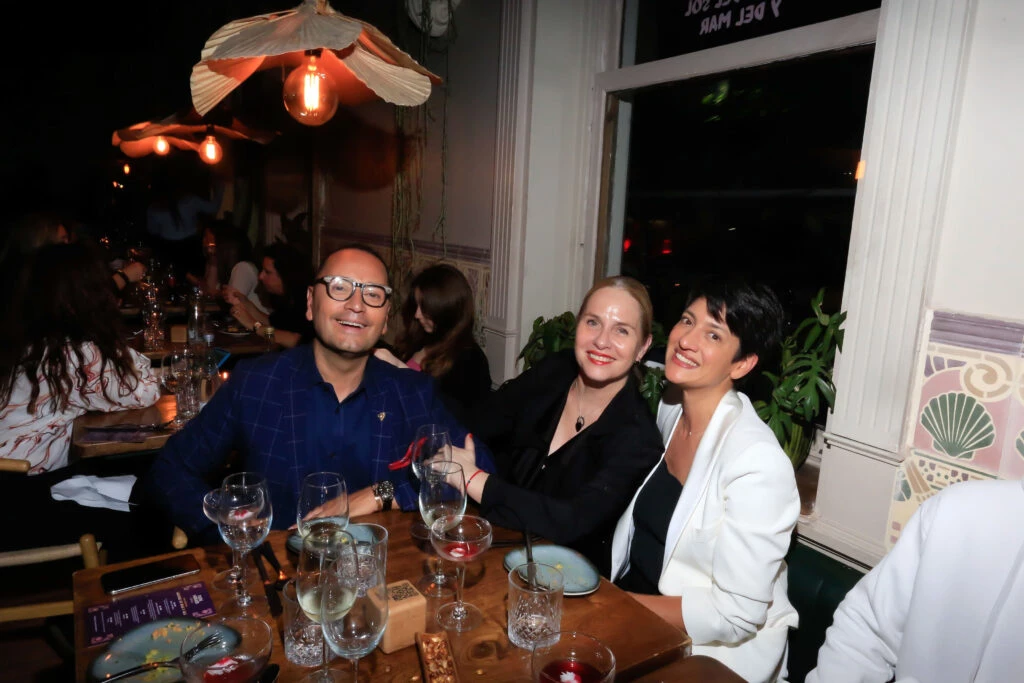 Fabian Medina Flores, Carla Rodriguez y Manuela Linari