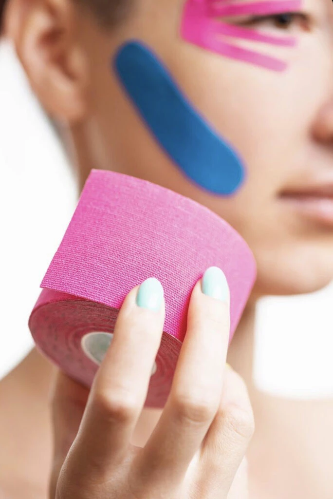 Face taping, el método beauty que es furor en las redes sociales. Foto: Pinterest.