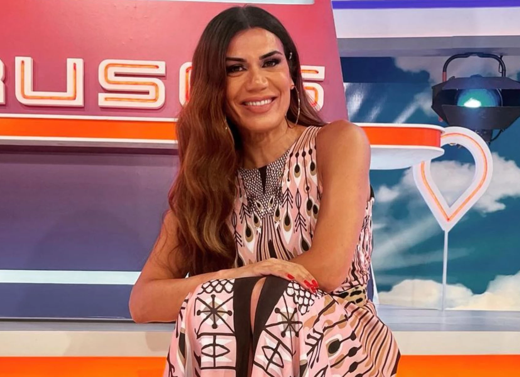 Flor de la V mostró el vestido que diseñó para una ocasión especial