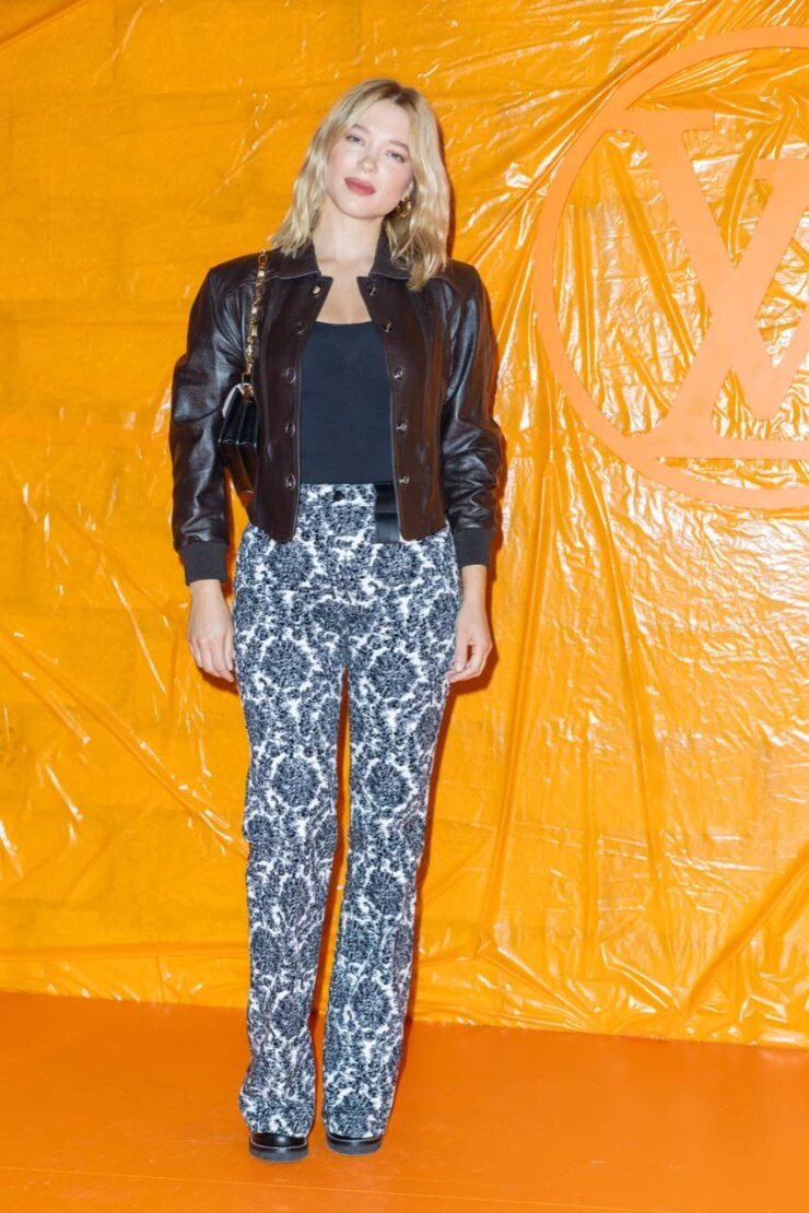 Ftn 100223 People LV FShow Paris 0003