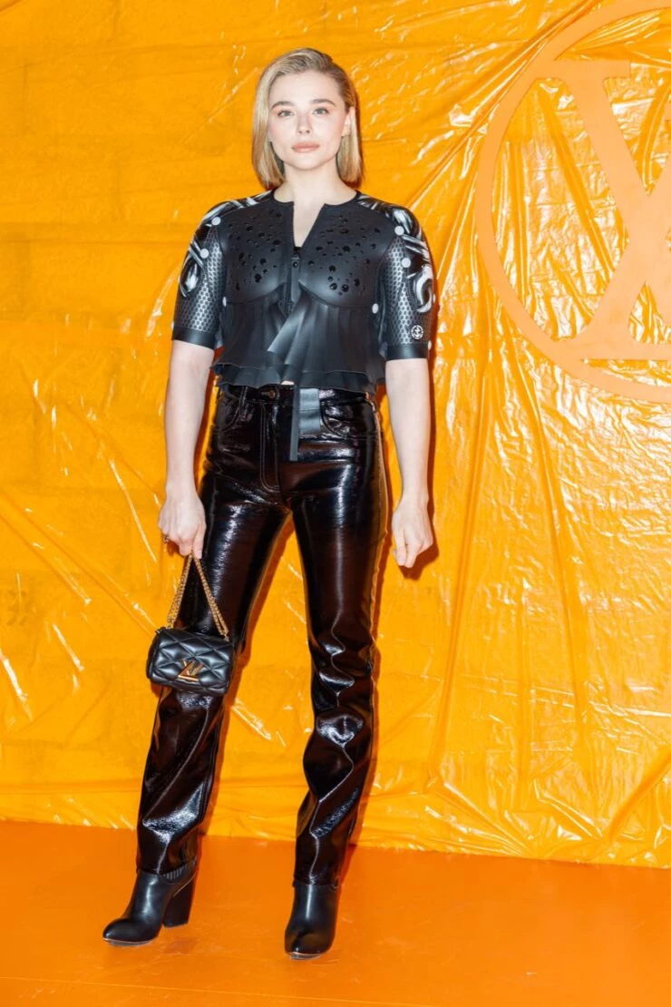 Ftn 100223 People LV FShow Paris 0004