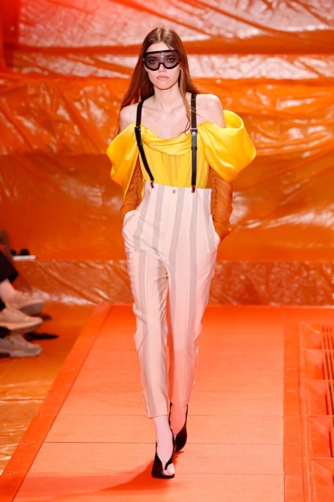 Desfile Louis Vuitton primavera verano 2024 en la Semana de Moda de París.