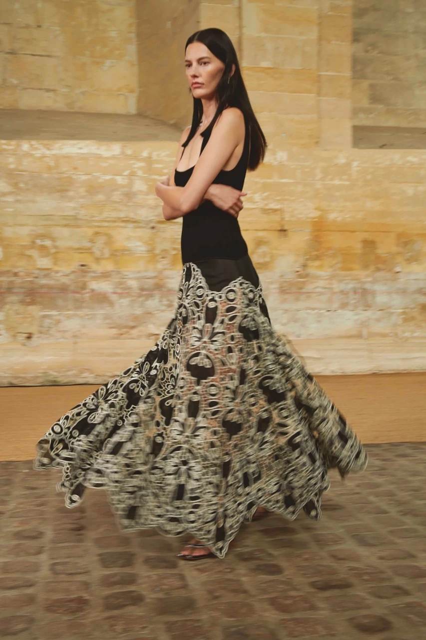 Johanna Ortiz, colección primavera verano 2024.