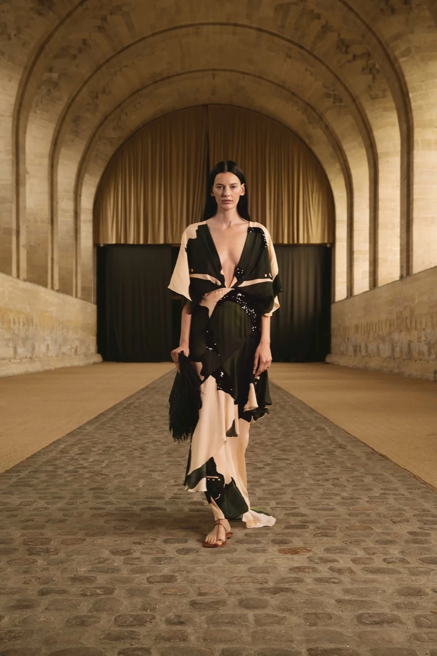 Johanna Ortiz, colección primavera verano 2024.