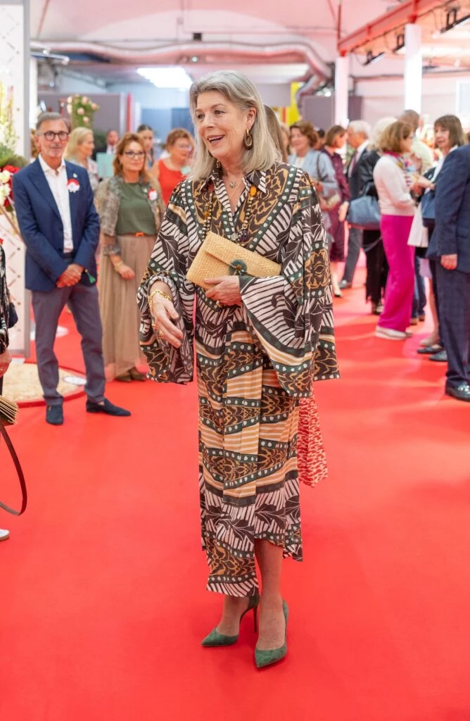 carolina de monaco y princesa alexandra looks estampados