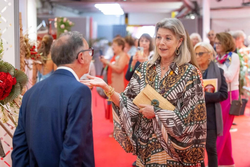 carolina de monaco y princesa alexandra looks estampados