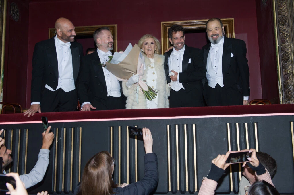 Mirtha Legrand fue al teatro Astral