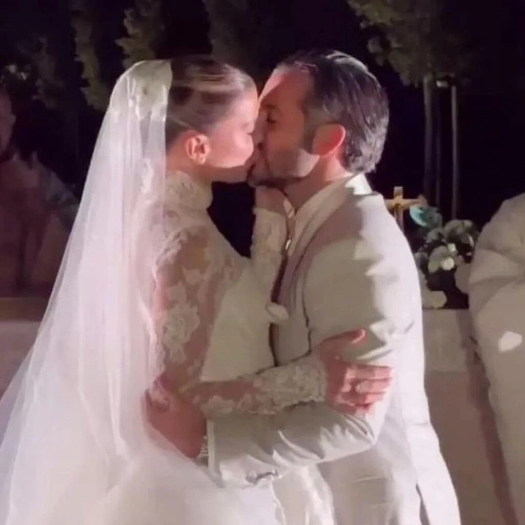 Este es el costoso regalo de bodas que Luis Miguel le habría regalado a su hija Michelle