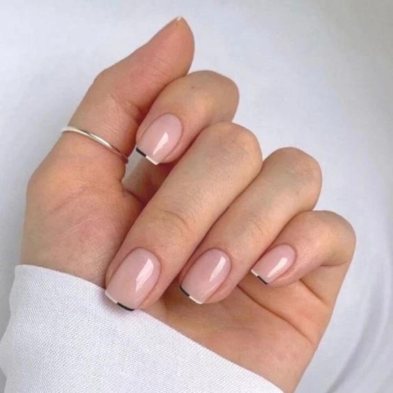Manicura francesa metalizada