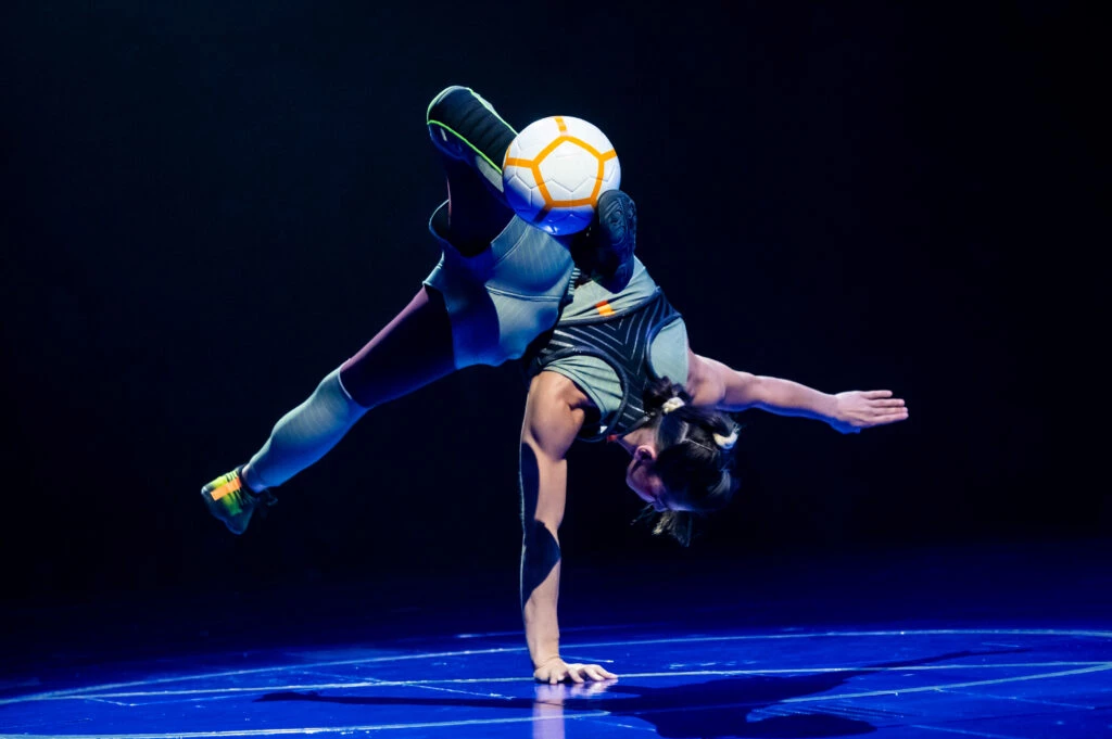 Messi by Cirque du Soleil 8