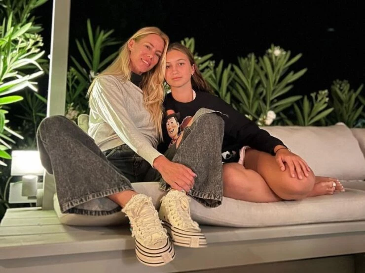 Nicole Neumann mostró las fotos de la deco personalizada del cumple de 15 de Indiana