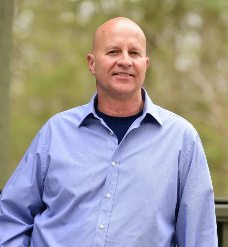 Patrick Howe, diseñador de producción de la serie de Star+ “Only Murders in the Building”.