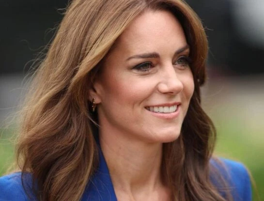 Kate Middleton sorprende con un look low cost con zapatillas