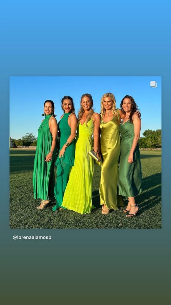 Pampita mostró un look de invitada con las tendencias de la temporada