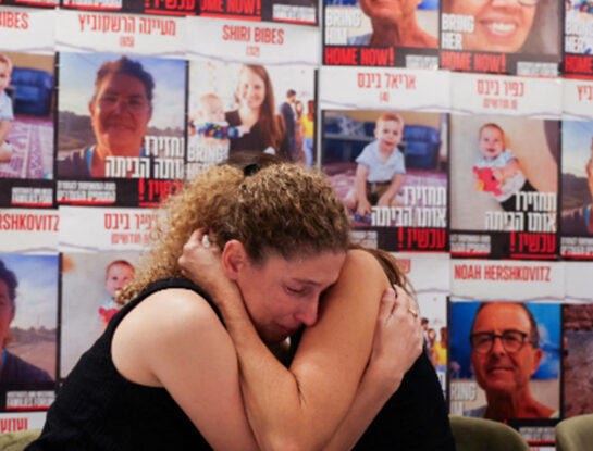 "Devuelvan a nuestros secuestrados":  convocatoria por la liberación de los rehenes, entre los cuales hay un bebé argentino de 9 meses