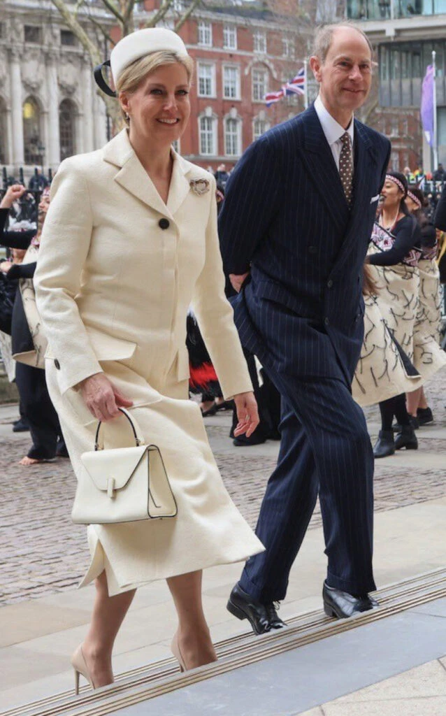 Sofía de Edimburgo y sus looks más fashionistas. Foto: Pinterest.