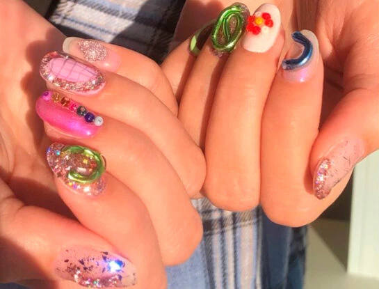 Omakase nails: cómo es la nueva tendencia en uñas que arrasa en tik tok y dónde te la podés hacer