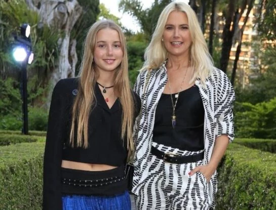 Valeria Mazza y Taína Gravier nos muestran cómo se llevan las estampas esta primavera