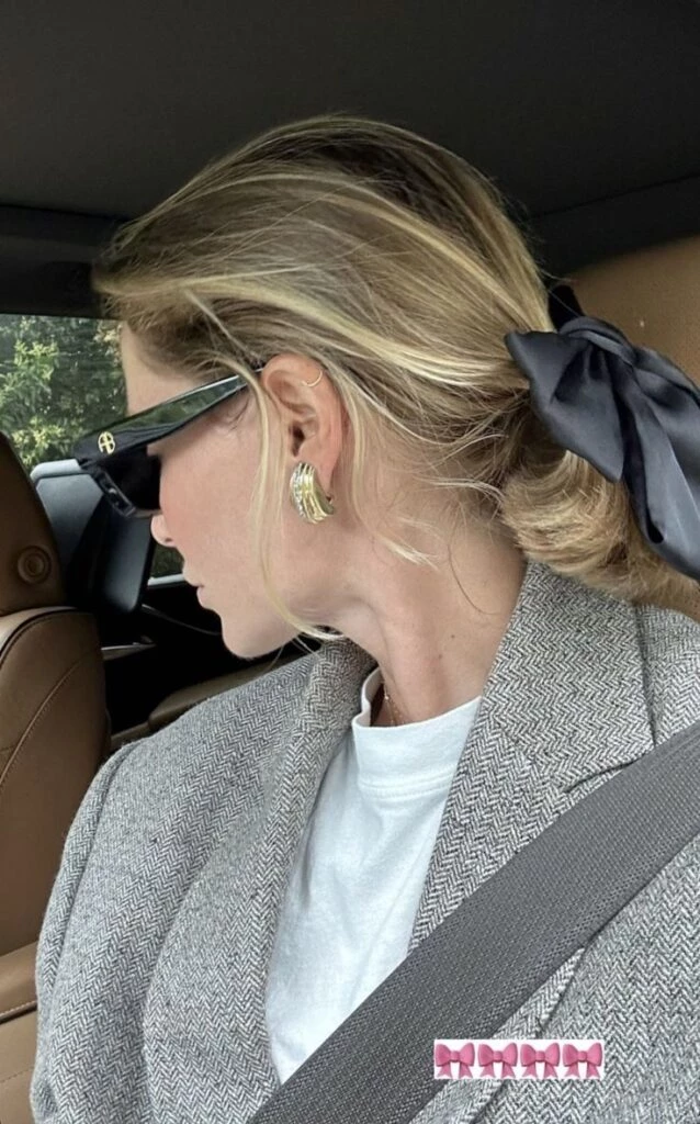 así se lleva el pelo recogido esta primavera