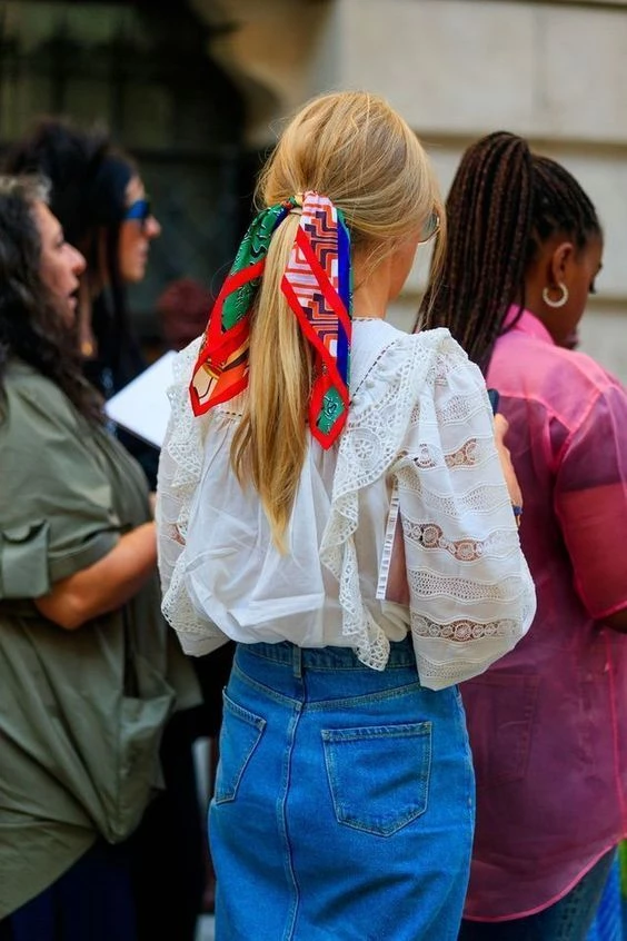 así se lleva el pelo recogido esta primavera
