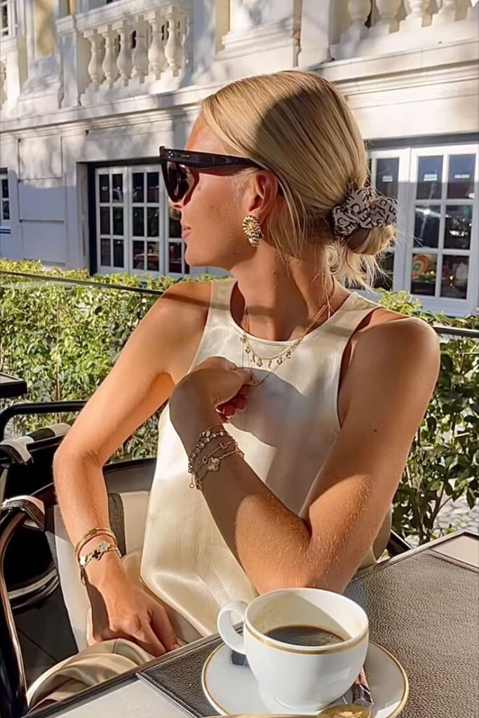 así se lleva el pelo recogido esta primavera