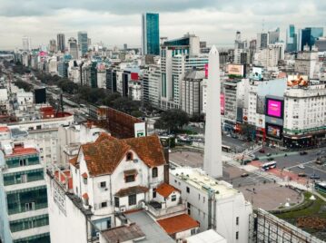 Historias de Cemento: Chalecito Díaz, la intrigante casa sobre un edificio que mira al Obelisco