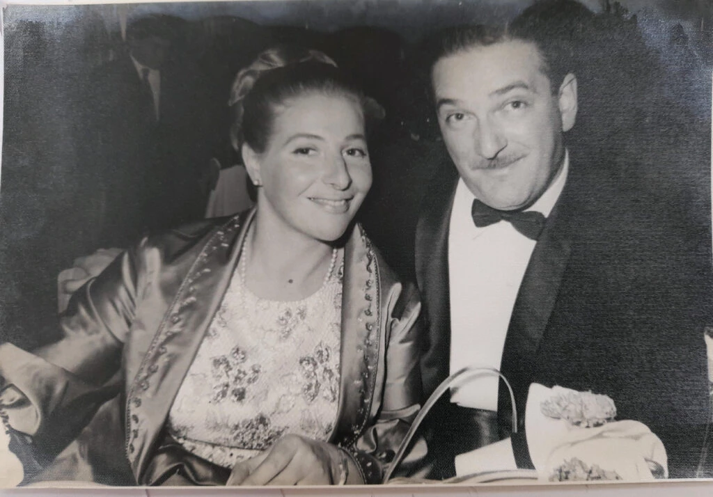 Foto antigua Regina y Adolfo. Regina Glazer y Marina Wil. Fotos: Ezequiel Fejler.